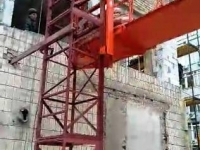 Высота подъёма Н-100 м, г/п 750 кг.  Строительный  Подъемник Мачтовый Грузовой Секционный с выкатной платформой. Доставка: г. Винница, Луцк, Днепр, Киев, Полтава..