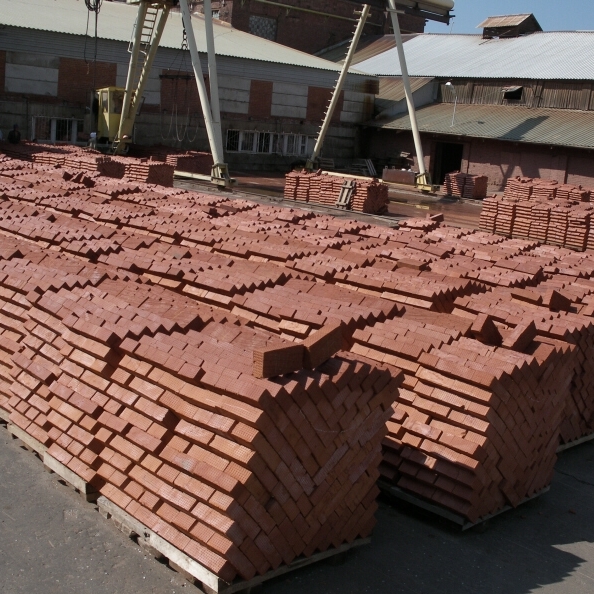 Кирпич рабочий полнотелый М-125 по 10,7ршт