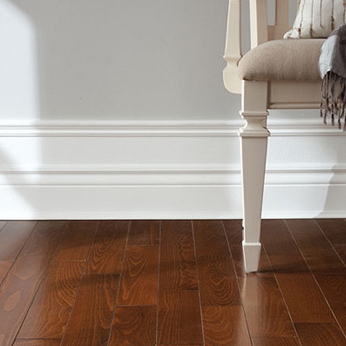 Напольный крашеный плинтус из мдф