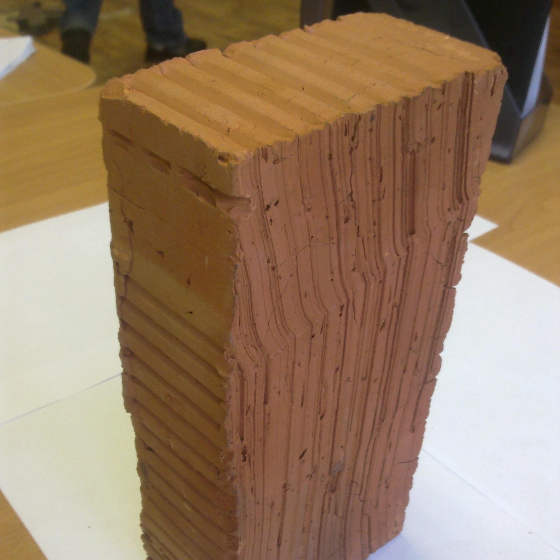 Кирпичрабочий полнотелый М-100 по 10,5 ршт.